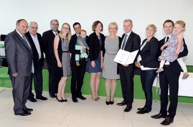 Gruppenfoto Kommerzialratsverleihung Gerhard Spitzbart